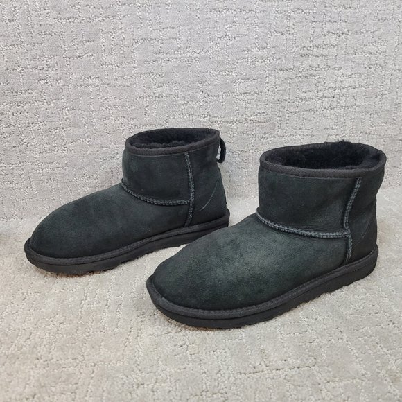 UGG Classic Mini II Women's Size 5 Black Suede Slip On Ankle Boot - Picture 1 of 10